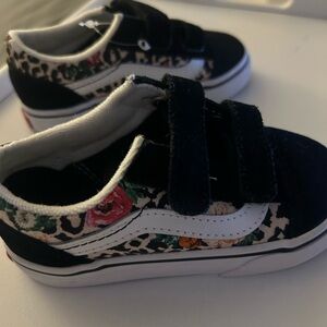 Toddler girl vans floral and leopard skate shoes. Size 7.5.
